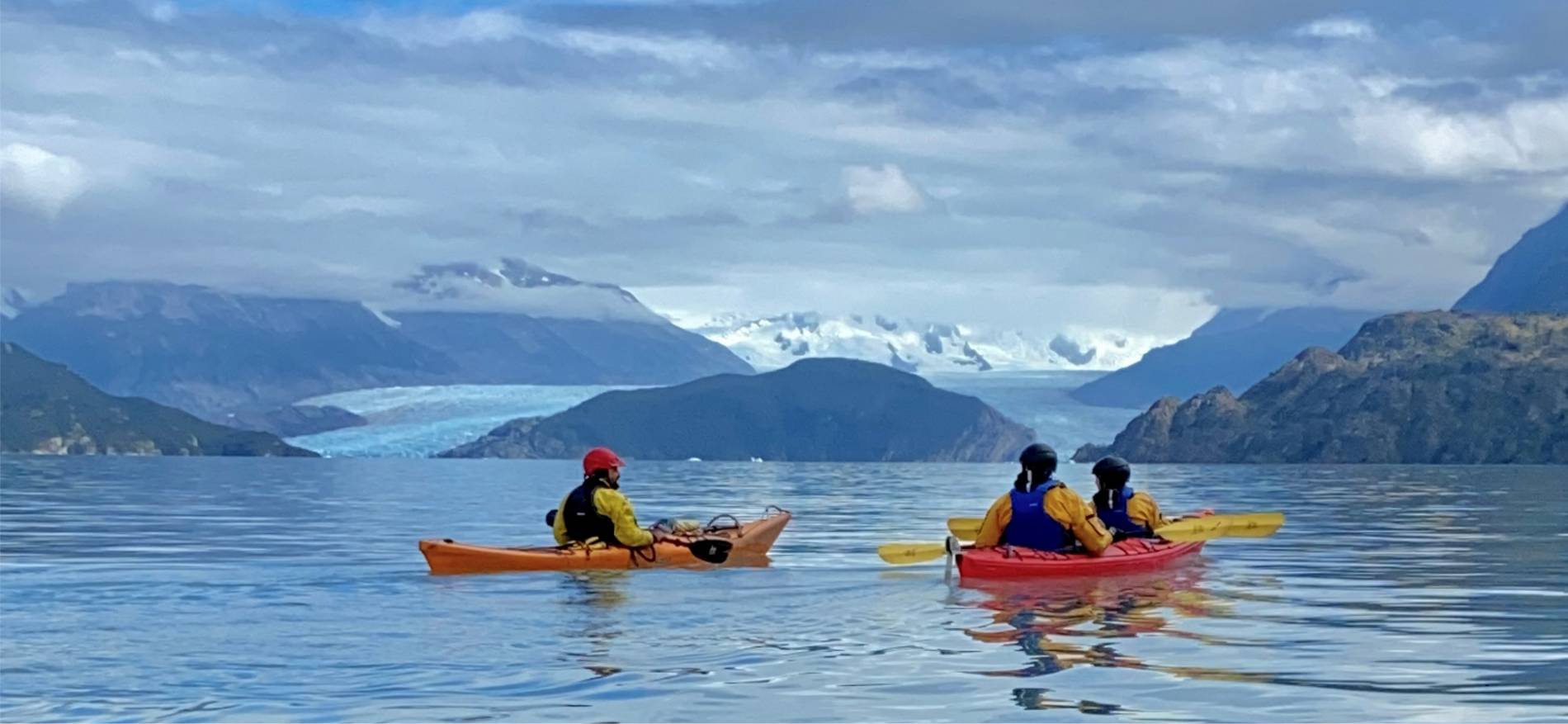 1 day kayak Lago Grey 1