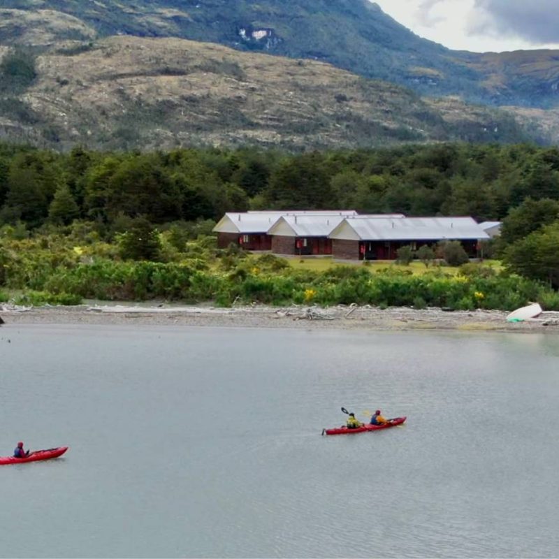 Kayak_Balmaceda_Lodge