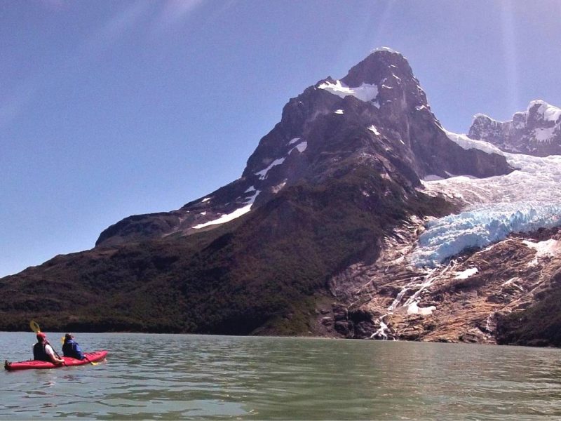 Kayak_glaciar_Balmaceda